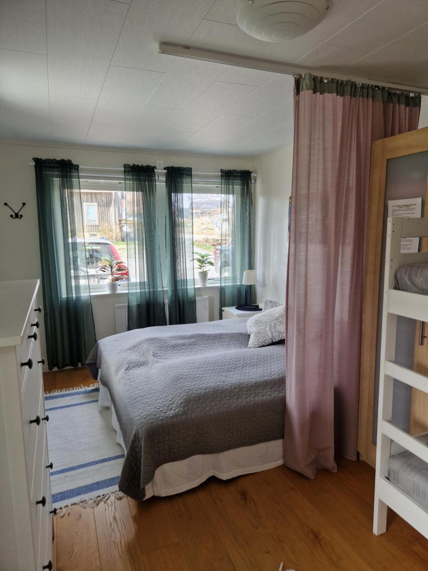 Skaergardsidyll Pa Bjoerkoe Med Gangavstand Till Havet Skarvik Exterior foto